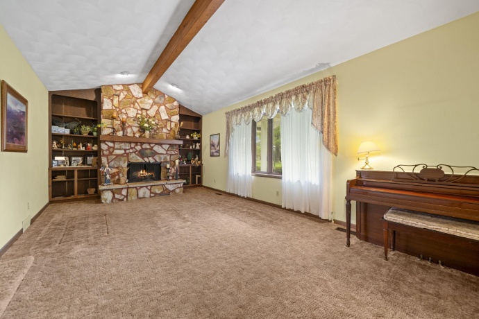 2600 East Ct, BELVIDERE, Illinois 61008, 6 Bedrooms Bedrooms, ,2 BathroomsBathrooms,House,For Sale,East Ct,202602433