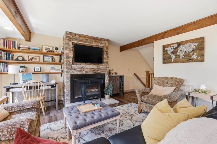 127 Plum Cove, GALENA, Illinois 61036, 3 Bedrooms Bedrooms, ,3 BathroomsBathrooms,Condominium,For Sale,Plum Cove,202602441