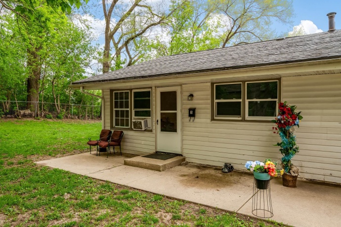 422 HENRIETTA, ROCKFORD, Illinois 61102, ,3 - 4 Units,For Sale,HENRIETTA,202602436
