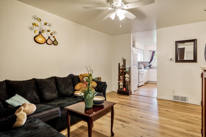 422 HENRIETTA, ROCKFORD, Illinois 61102, ,3 - 4 Units,For Sale,HENRIETTA,202602436
