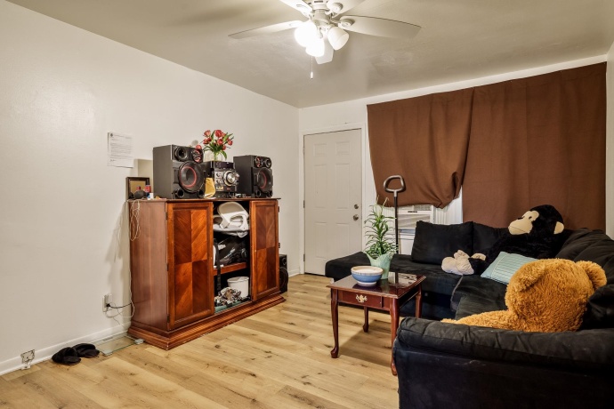 422 HENRIETTA, ROCKFORD, Illinois 61102, ,3 - 4 Units,For Sale,HENRIETTA,202602436