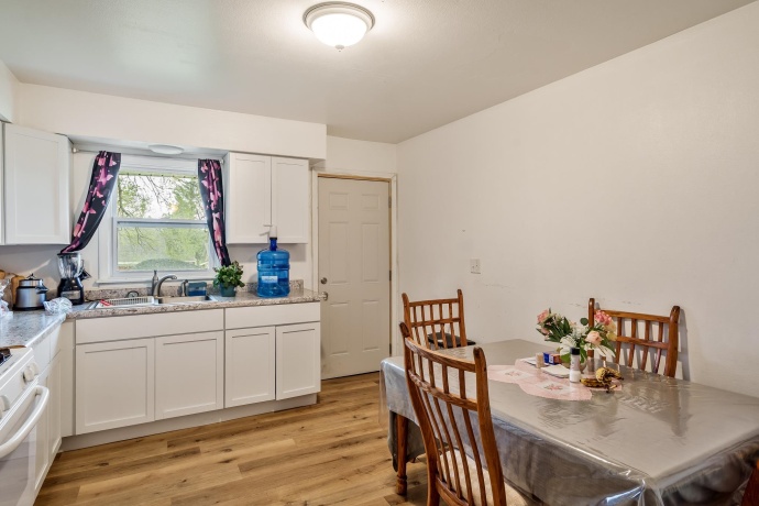 422 HENRIETTA, ROCKFORD, Illinois 61102, ,3 - 4 Units,For Sale,HENRIETTA,202602436