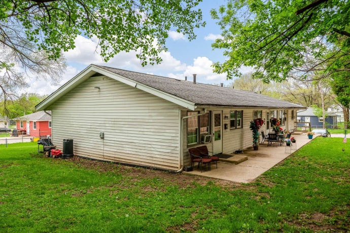 422 HENRIETTA, ROCKFORD, Illinois 61102, ,3 - 4 Units,For Sale,HENRIETTA,202602436