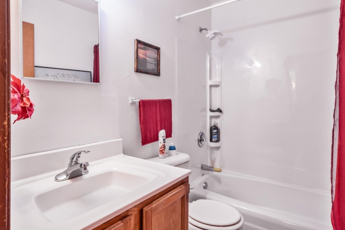 422 HENRIETTA, ROCKFORD, Illinois 61102, ,3 - 4 Units,For Sale,HENRIETTA,202602436