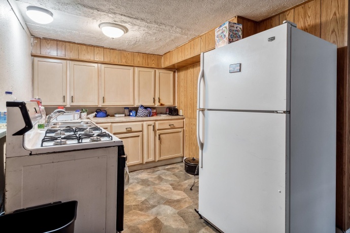 422 HENRIETTA, ROCKFORD, Illinois 61102, ,3 - 4 Units,For Sale,HENRIETTA,202602436