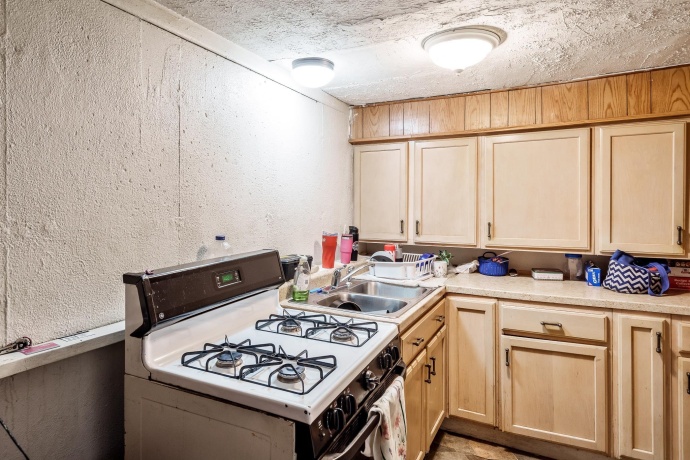 422 HENRIETTA, ROCKFORD, Illinois 61102, ,3 - 4 Units,For Sale,HENRIETTA,202602436