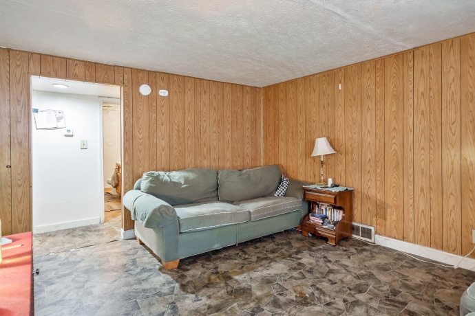 422 HENRIETTA, ROCKFORD, Illinois 61102, ,3 - 4 Units,For Sale,HENRIETTA,202602436