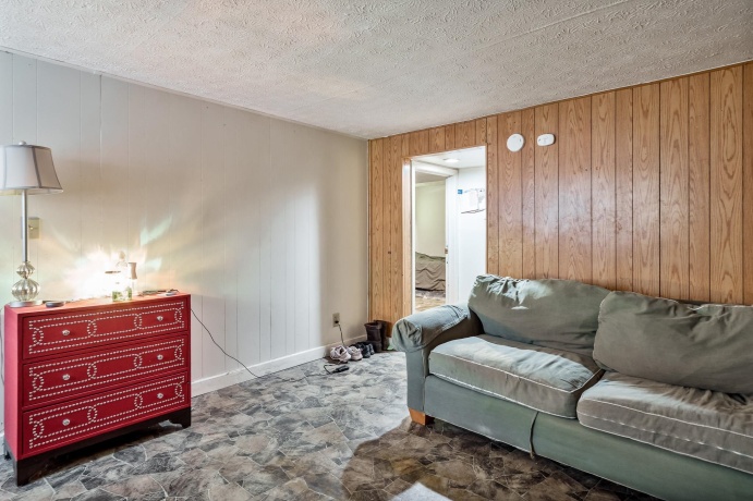 422 HENRIETTA, ROCKFORD, Illinois 61102, ,3 - 4 Units,For Sale,HENRIETTA,202602436