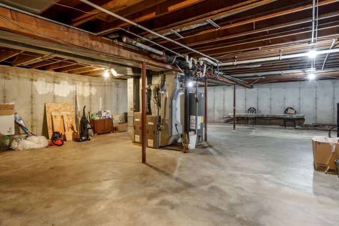 422 HENRIETTA, ROCKFORD, Illinois 61102, ,3 - 4 Units,For Sale,HENRIETTA,202602436