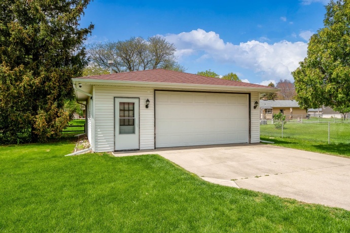 9804 Debbie, MACHESNEY PARK, Illinois 61115, 3 Bedrooms Bedrooms, ,1 BathroomBathrooms,House,For Sale,Debbie,202602438