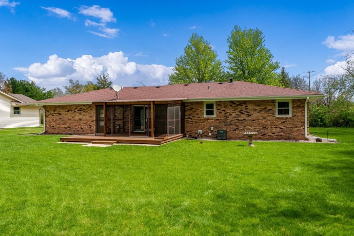 9804 Debbie, MACHESNEY PARK, Illinois 61115, 3 Bedrooms Bedrooms, ,1 BathroomBathrooms,House,For Sale,Debbie,202602438