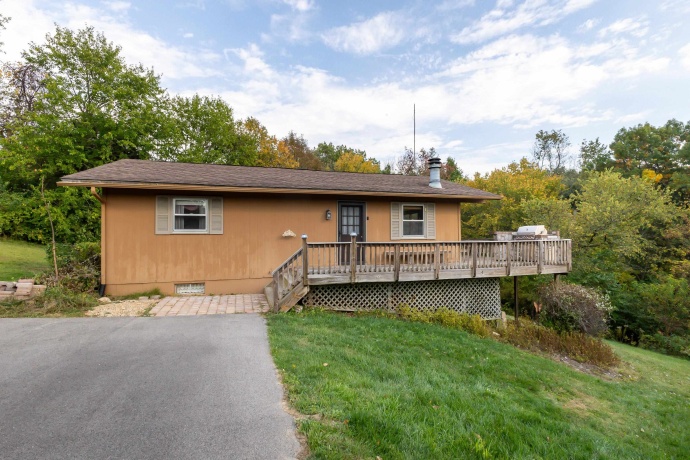 6 Meadow Path, GALENA, Illinois 61036, 2 Bedrooms Bedrooms, ,2 BathroomsBathrooms,House,For Sale,Meadow Path,202602442
