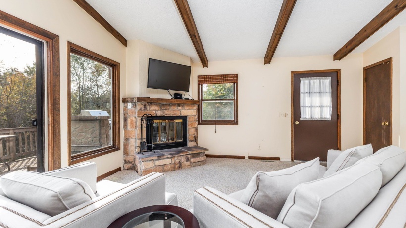 6 Meadow Path, GALENA, Illinois 61036, 2 Bedrooms Bedrooms, ,2 BathroomsBathrooms,House,For Sale,Meadow Path,202602442
