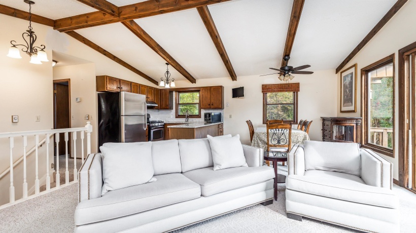 6 Meadow Path, GALENA, Illinois 61036, 2 Bedrooms Bedrooms, ,2 BathroomsBathrooms,House,For Sale,Meadow Path,202602442