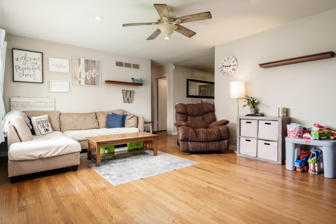 920 WOODLAND, ROCKFORD, Illinois 61108, 3 Bedrooms Bedrooms, ,2 BathroomsBathrooms,House,For Sale,WOODLAND,202602443