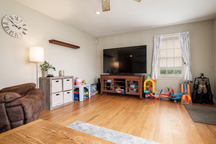 920 WOODLAND, ROCKFORD, Illinois 61108, 3 Bedrooms Bedrooms, ,2 BathroomsBathrooms,House,For Sale,WOODLAND,202602443