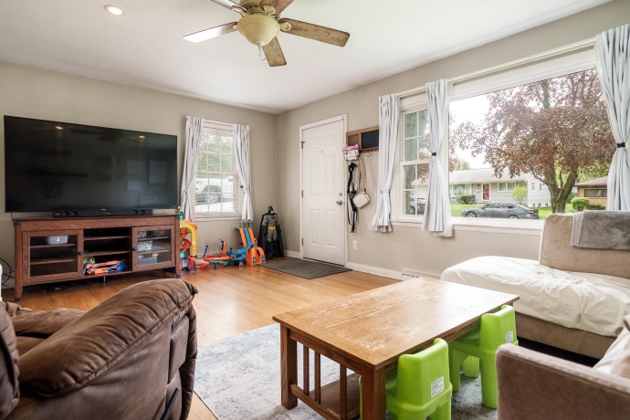 920 WOODLAND, ROCKFORD, Illinois 61108, 3 Bedrooms Bedrooms, ,2 BathroomsBathrooms,House,For Sale,WOODLAND,202602443