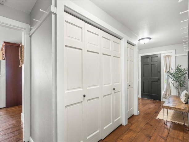 101 Hickory, SHANNON, Illinois 61078, 4 Bedrooms Bedrooms, ,2 BathroomsBathrooms,House,For Sale,Hickory,202602444