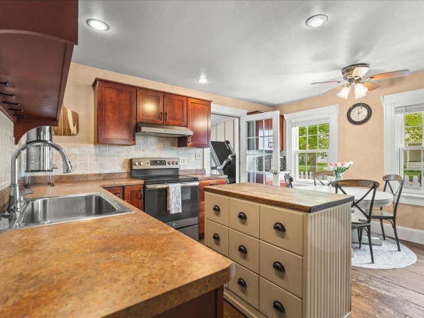 101 Hickory, SHANNON, Illinois 61078, 4 Bedrooms Bedrooms, ,2 BathroomsBathrooms,House,For Sale,Hickory,202602444