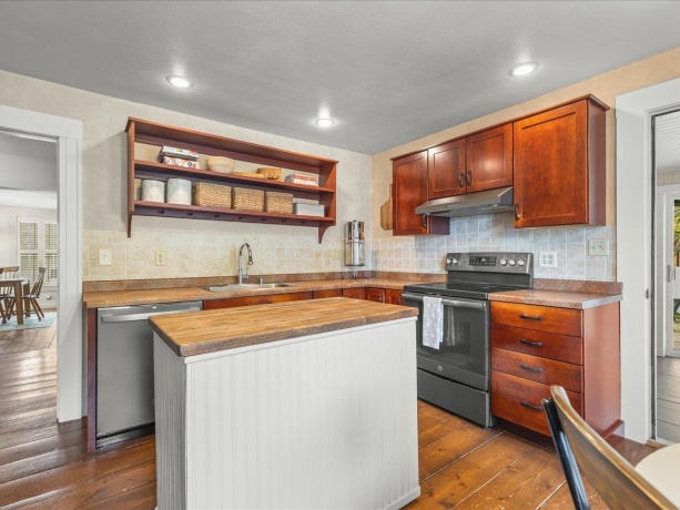101 Hickory, SHANNON, Illinois 61078, 4 Bedrooms Bedrooms, ,2 BathroomsBathrooms,House,For Sale,Hickory,202602444