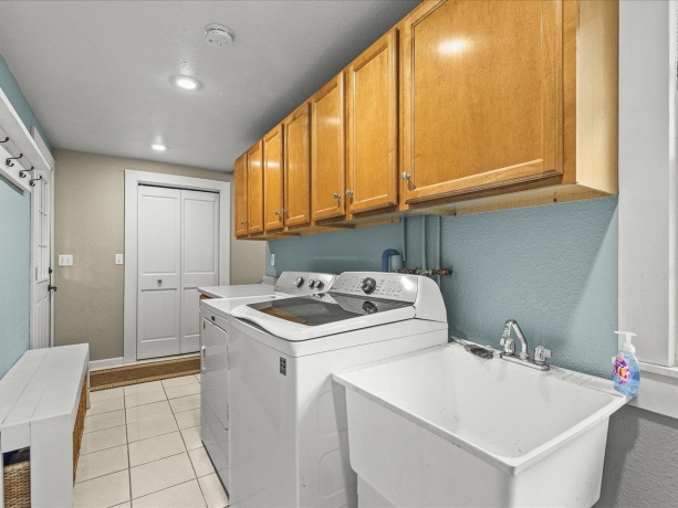 101 Hickory, SHANNON, Illinois 61078, 4 Bedrooms Bedrooms, ,2 BathroomsBathrooms,House,For Sale,Hickory,202602444