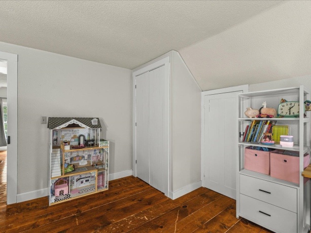 101 Hickory, SHANNON, Illinois 61078, 4 Bedrooms Bedrooms, ,2 BathroomsBathrooms,House,For Sale,Hickory,202602444