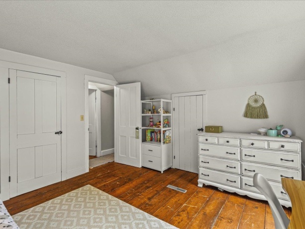 101 Hickory, SHANNON, Illinois 61078, 4 Bedrooms Bedrooms, ,2 BathroomsBathrooms,House,For Sale,Hickory,202602444