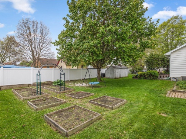 101 Hickory, SHANNON, Illinois 61078, 4 Bedrooms Bedrooms, ,2 BathroomsBathrooms,House,For Sale,Hickory,202602444