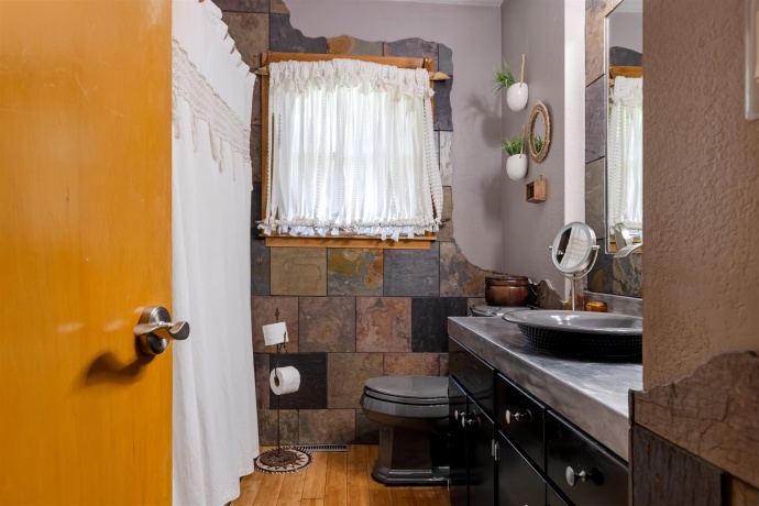 4615 NEWCASTLE, ROCKFORD, Illinois 61108, 2 Bedrooms Bedrooms, ,1 BathroomBathrooms,House,For Sale,NEWCASTLE,202602447