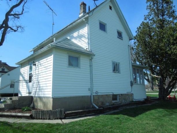 705 Main, WARREN, Illinois 61087, 3 Bedrooms Bedrooms, ,1 BathroomBathrooms,House,For Sale,Main,202602448