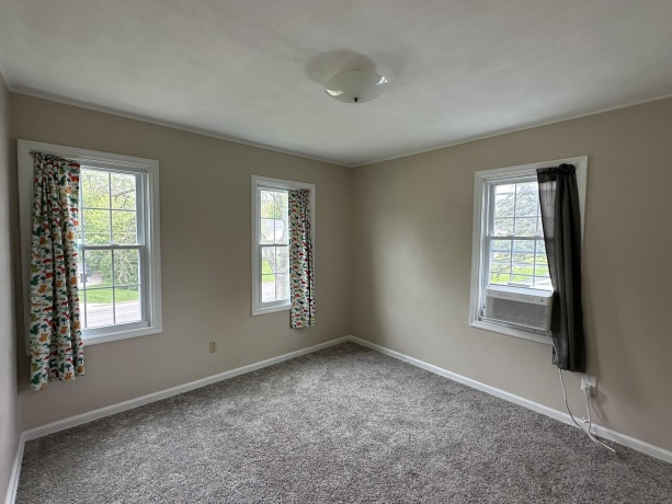 253 Park Crest Dr, FREEPORT, Illinois 61032, 4 Bedrooms Bedrooms, ,2 BathroomsBathrooms,House,For Sale,Park Crest Dr,202602449