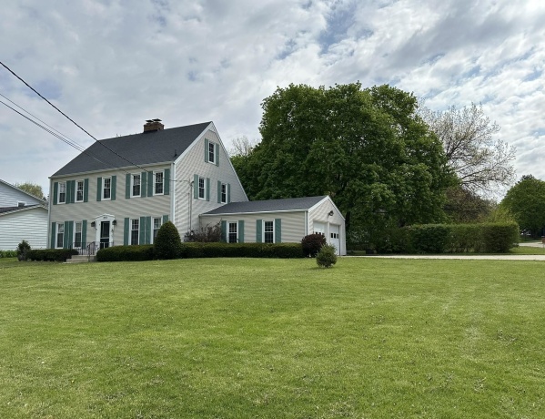 253 Park Crest Dr, FREEPORT, Illinois 61032, 4 Bedrooms Bedrooms, ,2 BathroomsBathrooms,House,For Sale,Park Crest Dr,202602449
