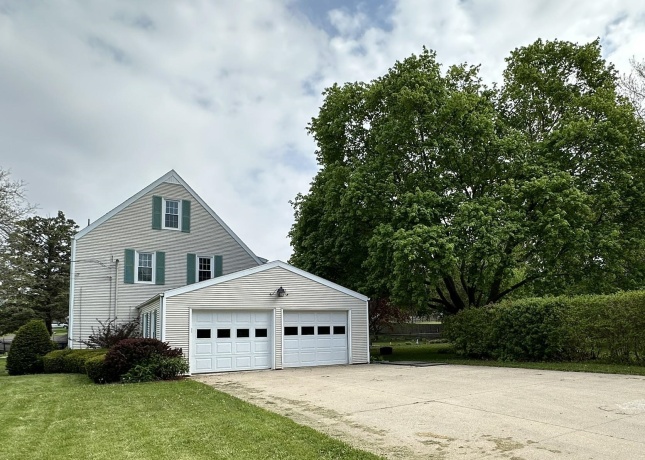 253 Park Crest Dr, FREEPORT, Illinois 61032, 4 Bedrooms Bedrooms, ,2 BathroomsBathrooms,House,For Sale,Park Crest Dr,202602449