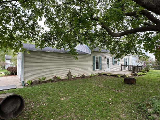 253 Park Crest Dr, FREEPORT, Illinois 61032, 4 Bedrooms Bedrooms, ,2 BathroomsBathrooms,House,For Sale,Park Crest Dr,202602449