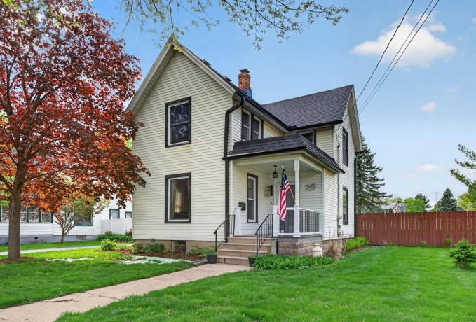 525 HURLBUT, BELVIDERE, Illinois 61008, 3 Bedrooms Bedrooms, ,2 BathroomsBathrooms,House,For Sale,HURLBUT,202602451