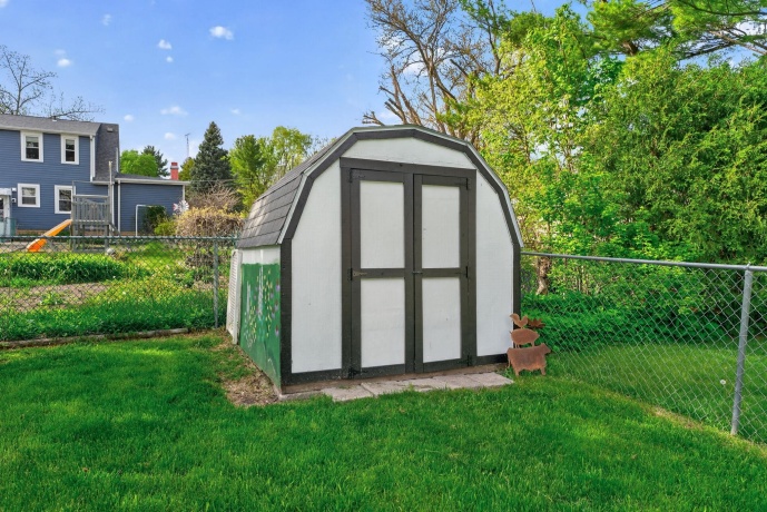 525 HURLBUT, BELVIDERE, Illinois 61008, 3 Bedrooms Bedrooms, ,2 BathroomsBathrooms,House,For Sale,HURLBUT,202602451