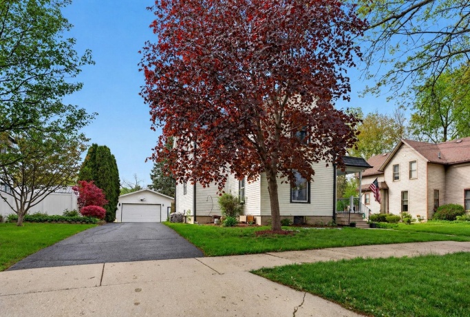 525 HURLBUT, BELVIDERE, Illinois 61008, 3 Bedrooms Bedrooms, ,2 BathroomsBathrooms,House,For Sale,HURLBUT,202602451