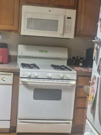 2221 Iris, BELVIDERE, Illinois 61008, 3 Bedrooms Bedrooms, ,2 BathroomsBathrooms,House,For Sale,Iris,202602452