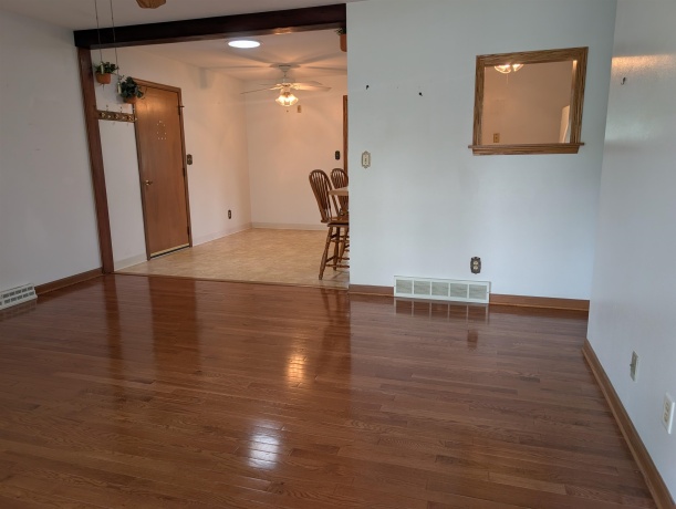 11188 3rd, ROSCOE, Illinois 61073, 3 Bedrooms Bedrooms, ,1 BathroomBathrooms,House,For Sale,3rd,202602453