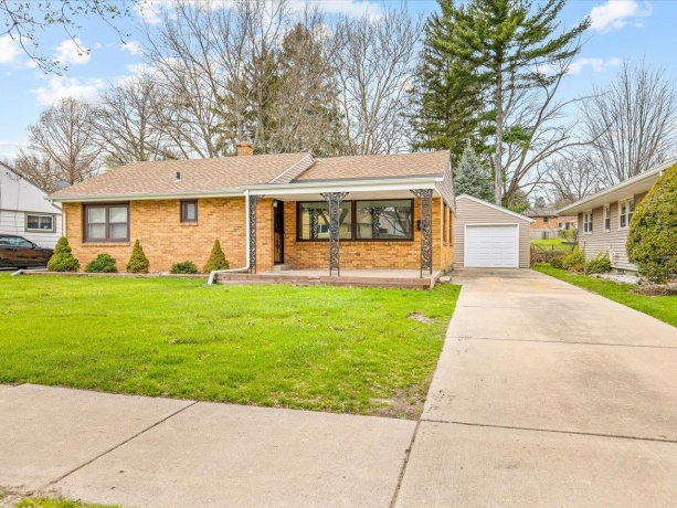 324 Fairview, ROCKFORD, Illinois 61107, 2 Bedrooms Bedrooms, ,1 BathroomBathrooms,House,For Sale,Fairview,202602003