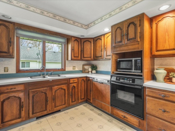 632 Hickory, LAKE SUMMERSET, Illinois 61019, 3 Bedrooms Bedrooms, ,1 BathroomBathrooms,House,For Sale,Hickory,202602460