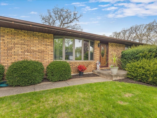 632 Hickory, LAKE SUMMERSET, Illinois 61019, 3 Bedrooms Bedrooms, ,1 BathroomBathrooms,House,For Sale,Hickory,202602460