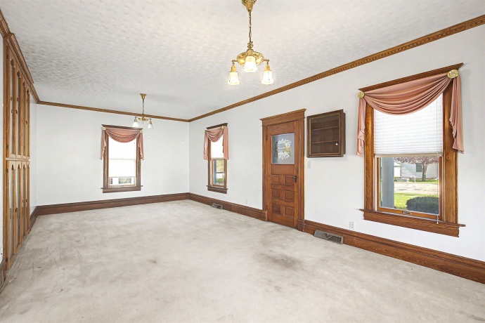 201 Main, ELIZABETH, Illinois 61028, 4 Bedrooms Bedrooms, ,2 BathroomsBathrooms,House,For Sale,Main,202602462