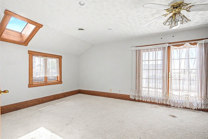 201 Main, ELIZABETH, Illinois 61028, 4 Bedrooms Bedrooms, ,2 BathroomsBathrooms,House,For Sale,Main,202602462