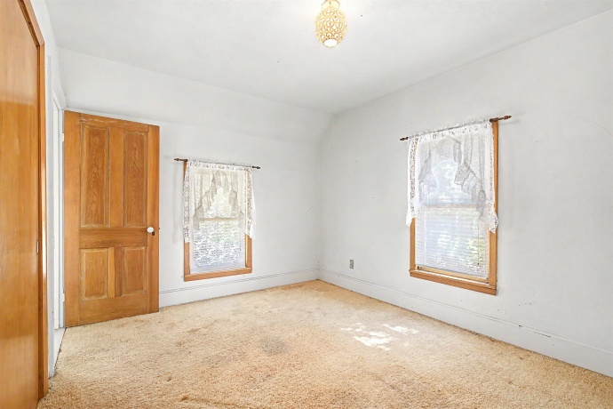 201 Main, ELIZABETH, Illinois 61028, 4 Bedrooms Bedrooms, ,2 BathroomsBathrooms,House,For Sale,Main,202602462