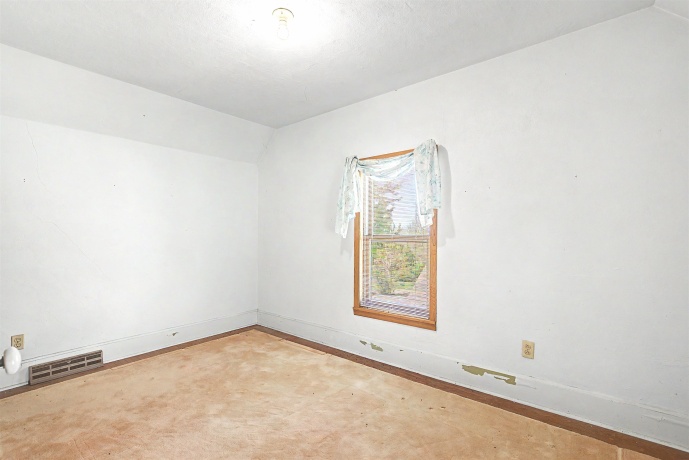 201 Main, ELIZABETH, Illinois 61028, 4 Bedrooms Bedrooms, ,2 BathroomsBathrooms,House,For Sale,Main,202602462