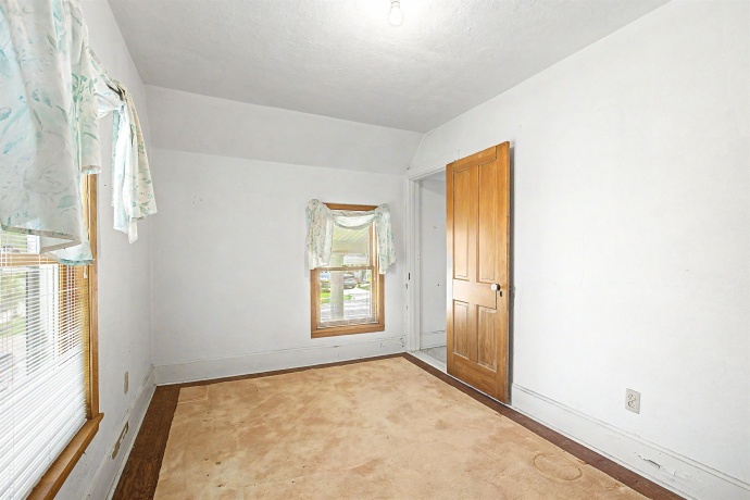 201 Main, ELIZABETH, Illinois 61028, 4 Bedrooms Bedrooms, ,2 BathroomsBathrooms,House,For Sale,Main,202602462