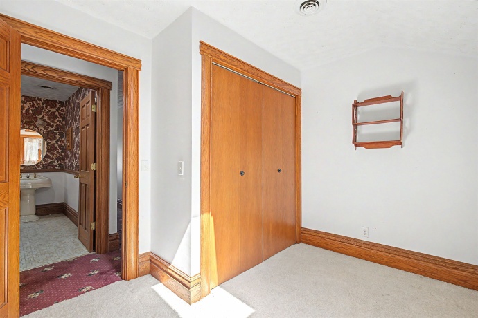 201 Main, ELIZABETH, Illinois 61028, 4 Bedrooms Bedrooms, ,2 BathroomsBathrooms,House,For Sale,Main,202602462