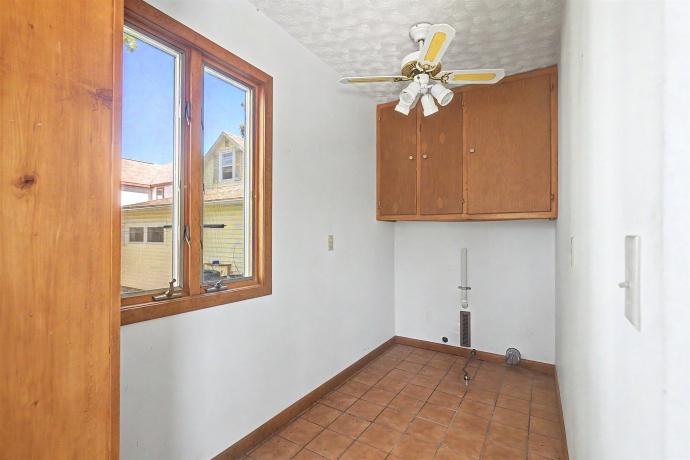 201 Main, ELIZABETH, Illinois 61028, 4 Bedrooms Bedrooms, ,2 BathroomsBathrooms,House,For Sale,Main,202602462