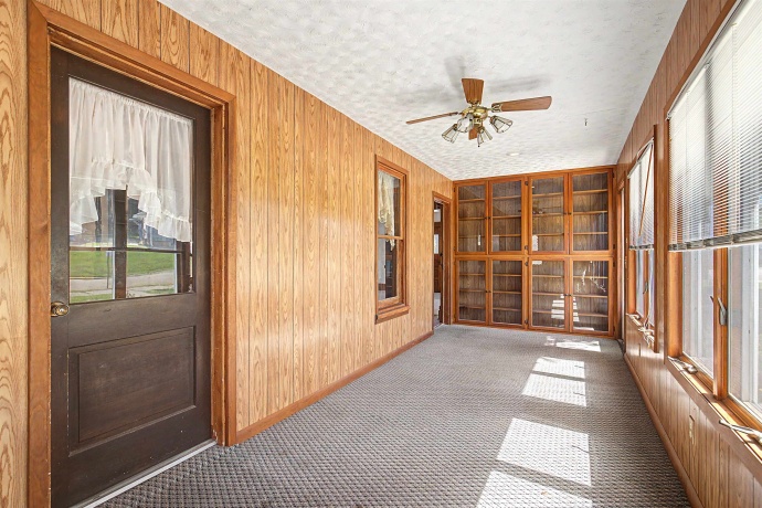 201 Main, ELIZABETH, Illinois 61028, 4 Bedrooms Bedrooms, ,2 BathroomsBathrooms,House,For Sale,Main,202602462